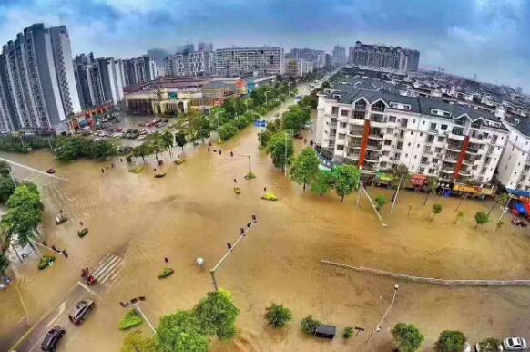 突如其来的暴雨.jpg