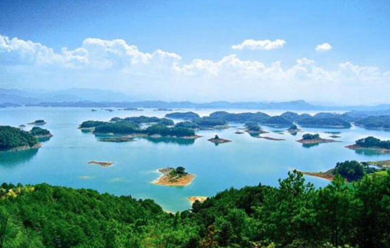 美丽的千岛湖.jpg